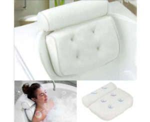 Tu cuello y hombros también se merecen un descanso; almohada de baño reposacabezas para bañera por 7,08€.