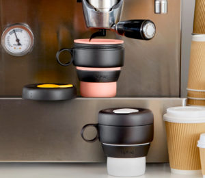 Oferta de primavera. Taza plegable 100% hermética Lekué Mug To Go, 350ml por sólo 9,40€.