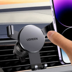 Soporte de coche para smartphone Ugreen, sistema de sujeción por gravedad por 15,19€.