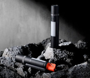 Xiaomi Mijia MJSDTO01QW Flashlight, la linterna imprescindible para tu coche con rompedor de vidrio y cortador de cinturón por 29,99€ antes 44,99€.
