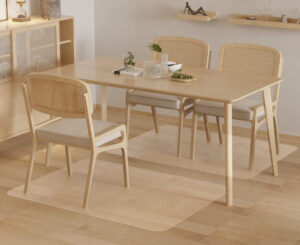 Alfombra protectora transparente para silla de oficina 90x120cm por 26,16€.