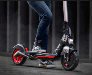 Aprilia E-SR1 por 217,49€ antes 327,33€.