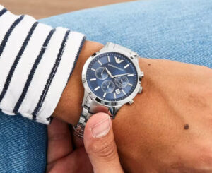 Solo hoy. Emporio Armani Reloj hombre AR2448, 43mm por 57,77€ antes 97,80€.