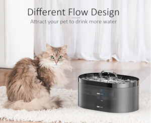 Fuente para gatos y perros pequeños con doble flujo de agua, 2.2L por 13,83€.