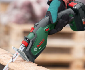 Oferta de primavera. Sierra de jardín Bosch Home and Garden Keo por 96,09€ antes 124,39€.