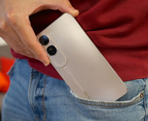 Solo Hoy. Vivo V40 SE, Dynamic Black o Titanium Silver por 147€ antes 289€.