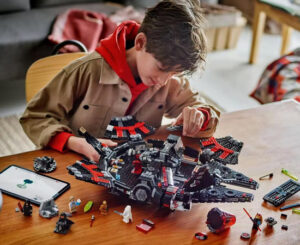 LEGO 75389 Star Wars: Halcón Oscuro por 143,99€ antes 179,99€.