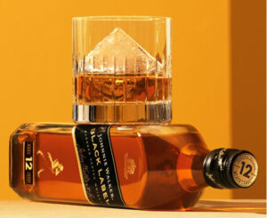 Whisky escocés Johnnie Walker Black Label de 700ml por 23,98€.