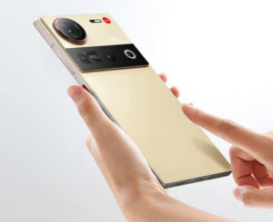 Oferta Black Friday. Nubia Z70 Ultra Gold, Amoled expansiva 6.8″ 144Hz, notch bajo panel, 12/256GB, Qualcomm Snapdragon 8 Elite/Adreno 830, Android 15, 6150mAh/80W por 401,47€.