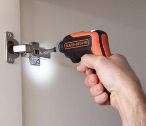 Atornillador Black + Decker 3.6V 1.5Ah, Carga Rápida, 5.5Nm de Torque, Porta-puntas con estuche por 27,29€