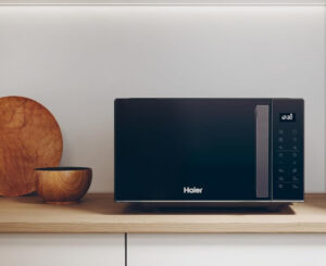 Microondas Haier Series 2, 900W/grill 1000W, 23L por 84,15€ antes 118,15€.