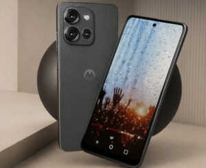 Moto G15, FHD+ 6.7″ 8/512€, MediaTek Helio G81, Android 15, 5200mAh/18W por 142,26€; 8/256GB por 119€.