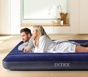 Colchón hinchable Intex Dura-Beam 152x203x25 cm por sólo 16,99€ antes 24,95€.