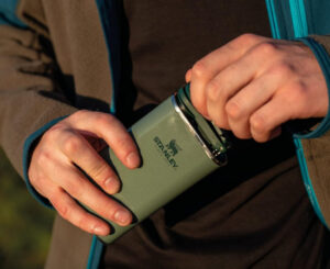 Petaca Stanley Classic Wide Mouth Flask, 0.23L por 22,20€.