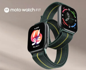 Motorola moto watch fit con GPS integrado.