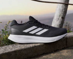 Zapatillas de running Adidas Runfalcon 5 por 31,99€ antes 59,99€.