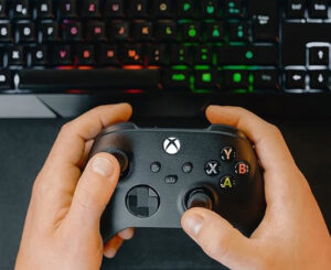 Xbox Wireless Controller.