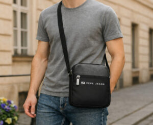 Bandolera Pepe Jeans Jarvis por 30,35€.