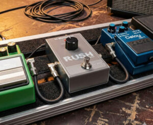 Pedal para guitarra TC Electronic Rush Booster: 20dB de refuerzo limpio y transparencia total.