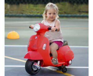 Oferta Black Friday. La Primera Vespa de tu pequeño: moto de batería Homcom, realista y segura por 52,73€ antes 73,99€.
