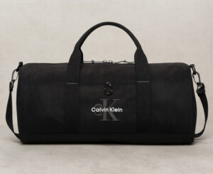 Bolsa de viaje Calvin Klein Bold Weekender por 54,07€ antes 119,95€.
