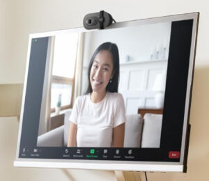 Logitech Brio 100, Webcam Full HD, tapa de privacidad, USB-A.
