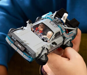 Lego Speed Champions: Regreso al futuro, con Minifiguras de Marty McFly y Doc Brown por 22,39€.