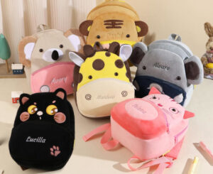 Mochilas infantiles de guardería personalizadas con nombre, varios colores y diseños de animales en felpa por 11,54€ antes 20,99€.