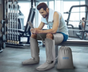 Masajeador por compresión en piernas para mejorar la circulación y favorecer la relajación muscular.