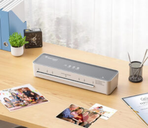 Plastificadora Bonsaii L421-A  A4, Función ABS, 80-100 Micrones, Incluye 10 Hojas de Laminado a4 por 14,69€.