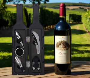 Set de vino MFHP: Incluye sacacorchos, corta cápsulas, anillo de goteo, vertedor y tapón de vino por 9,89€.