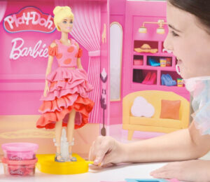 Play-Doh Barbie, Desfile de moda por 20,32€ antes 39,99€.