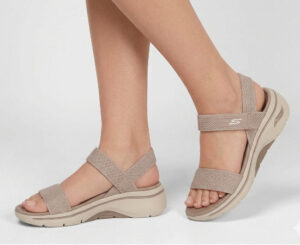 Skechers Go Walk Arch Fit 2.0 – Annie, confort en unas sandalias de alto rendimiento por 59,46€ antes 70€.