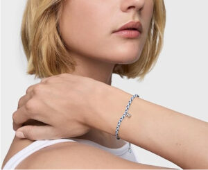 Pulsera de plata y nylon azul Tous Motivos por 29€ antes 49€.