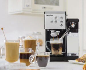 Breville Prima Latte II, la cafetera de 19 bares para tomar café de barista en casa sin arruinarte por 117,95€ antes 233,78€.