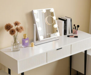 Espejo de maquillaje con luz led regulable estilo Hollywood por 26,99€ antes 38,99€.