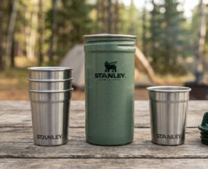 Stanley Adventure Nesting, el set de vasos de chupito para tus aventuras o desventuras por 17,99€ antes 30€.