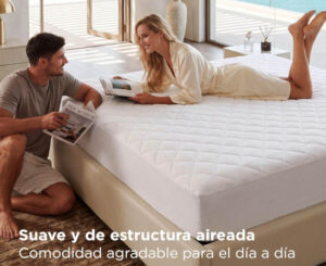 Protector de colchón impermeable Bedsure, el cubrecolchón multicapa acolchado que salvará tu cama por 23,99€.