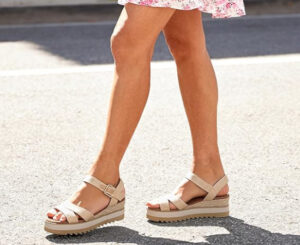 Pisa fuerte este verano, sandalias de cuña Dream Pairs baratas con comodidad premium por 19,99€ antes 35,99€.