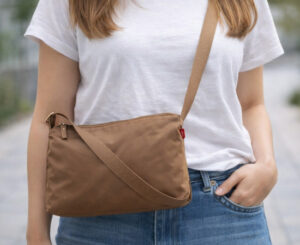 Bolso de hombro Levi’s Ali por 14,88€ antes 28,05€.