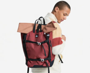 Mochila surfera Quiksilver New Secret Sesh de 37L, la reina del «mojado y seco» por 59,50€ antes 85€.