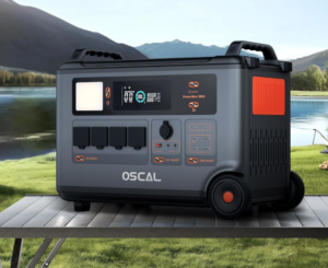 ¿Apagones? ¿Camping? OSCAL PowerMax 3600SE al rescate: potencia bestial de 3600W y batería para días+regalo panel solar 400W a los 10 primeros por 1259,10€ antes 1399€.