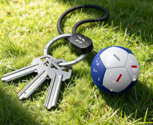 Localizador Ugreen FineTrack 2 con 110 dB y red Find My de Apple en azul y en negro.