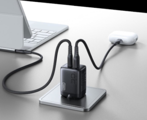 Cargador INIU 30W GaN: potencia, tamaño compacto y dos dispositivos a la vez.