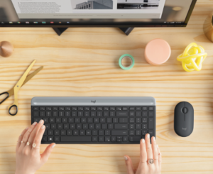 Logitech MK470 Slim con teclado y ratón inalámbricos: diseño compacto y silencioso, pero ojo con el layout alemán.