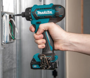 Taladro atornillador CXT Makita DF033DZ por 38,99€