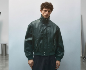 Cazadora bomber efecto piel de Bershka: estilo urbano para darle caña a tus looks por 38,94€ antes 49,99€.