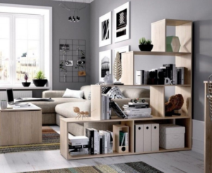 Estantería TEN roble natural: diseño nórdico y seis huecos para distintos ambientes por 117€.