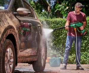 La suciedad tiene los días contados con la hidrolimpiadora a batería LanBlu de 800PSI.
